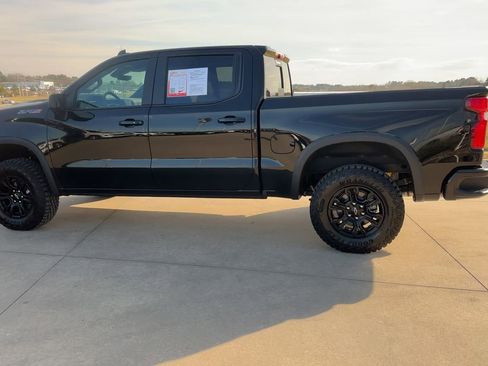 Used 2025 Chevrolet Silverado 1500 ZR2 w/ Technology Package image 5