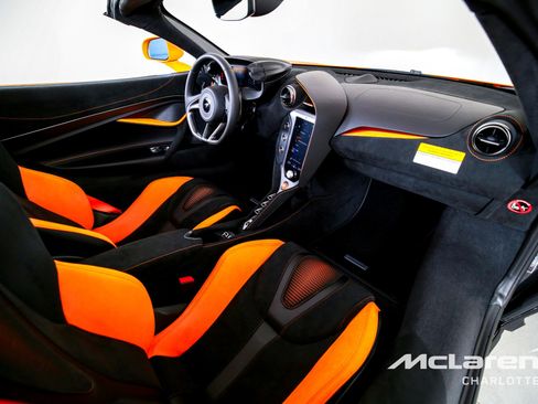 New 2026 McLaren 750S Spider RWD image 20