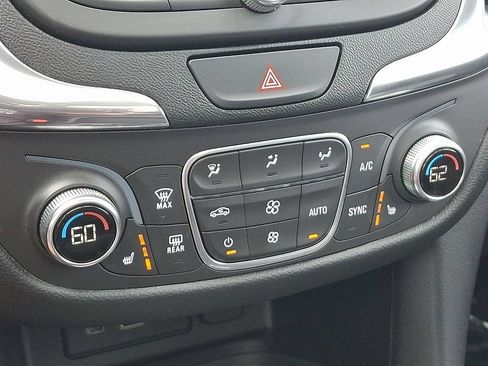 Certified 2019 Chevrolet Equinox LT w/ Sun & Navigation Package FWD image 17