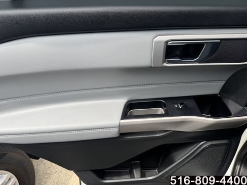 Used 2022 Ford Explorer XLT w/ Equipment Group 202A AWD/4WD image 38