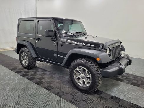 Used 2015 Jeep Wrangler Rubicon w/ Power Convenience Group AWD/4WD image 11