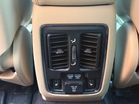 Used 2016 Jeep Grand Cherokee Limited w/ Trailer Tow Group IV AWD/4WD image 25