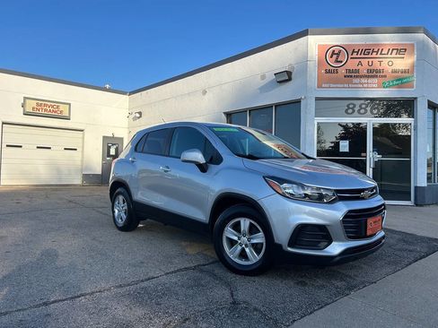 Used 2020 Chevrolet Trax LS w/ Tint and Cruise Package FWD image 2