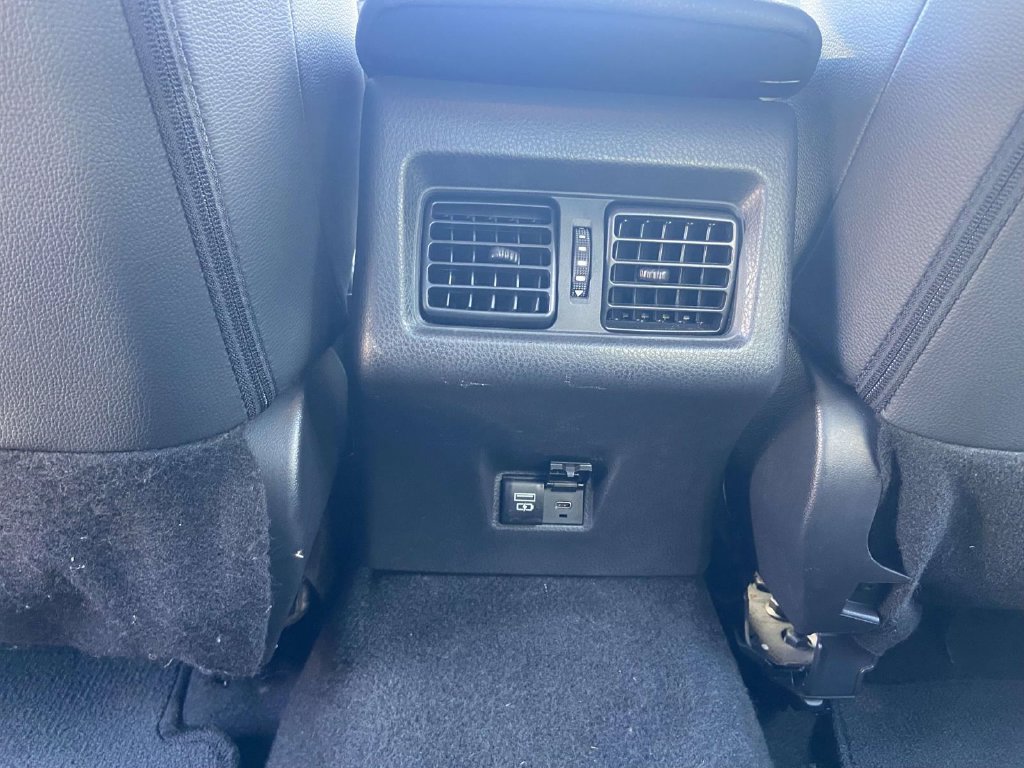 Used 2025 Toyota Camry SE w/ Convenience Package FWD image 18