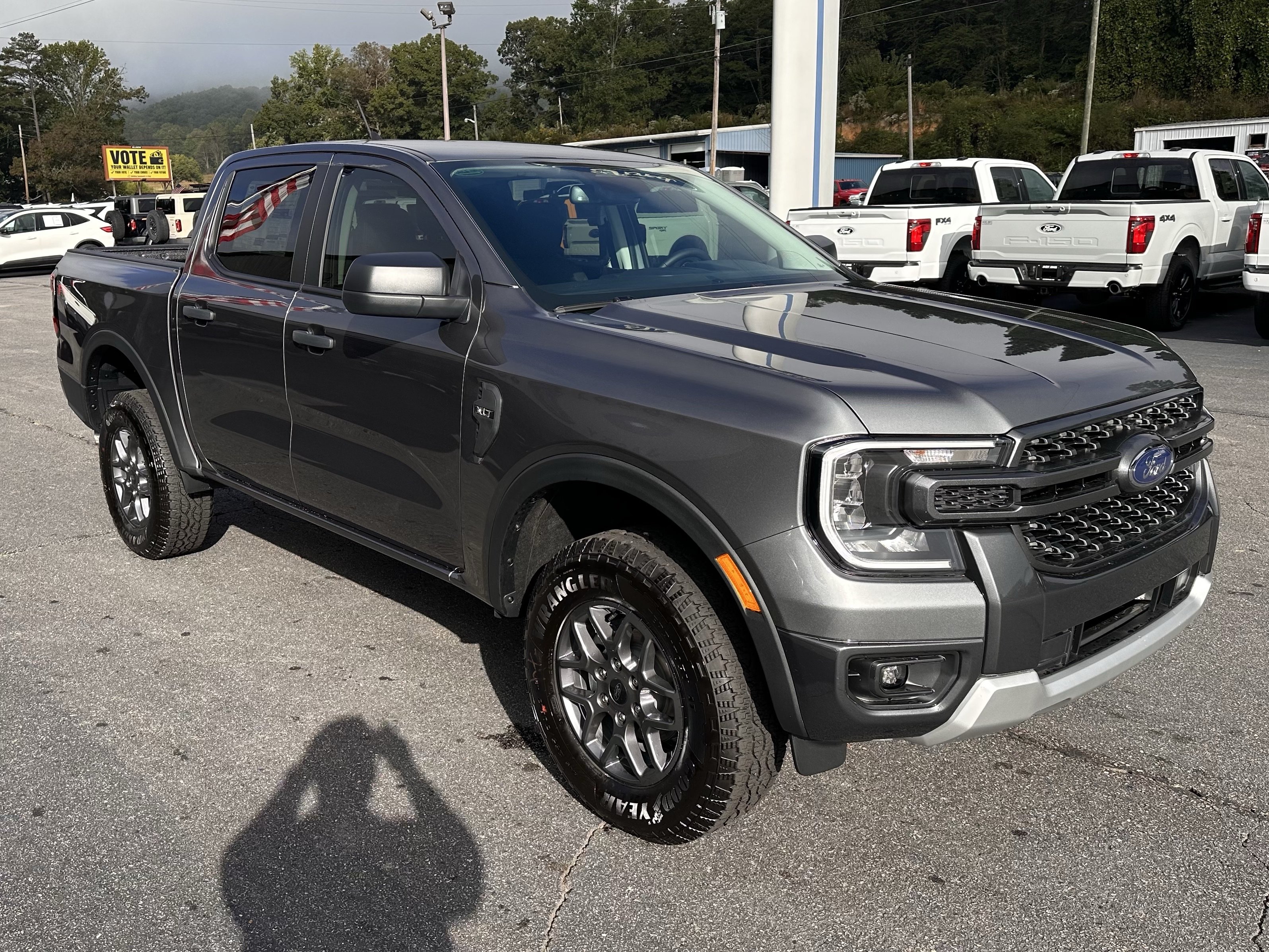 New 2026 Ford Ranger XLT w/ FX4 Off-Road Package AWD/4WD image 4
