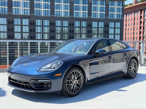 Certified 2023 Porsche Panamera 4 Platinum Edition AWD/4WD image 1
