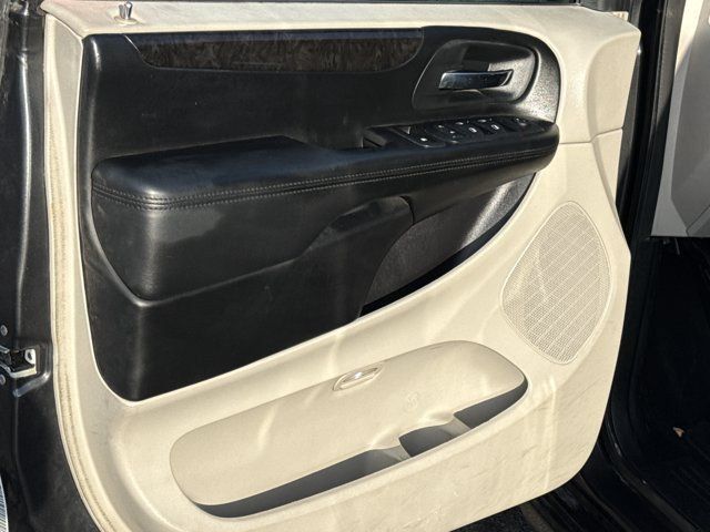 Used 2012 Dodge Grand Caravan SE FWD image 12