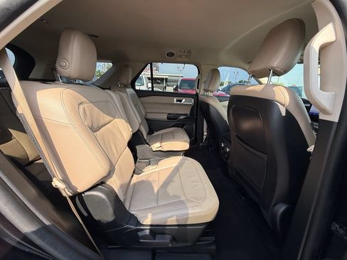 Used 2020 Ford Explorer Limited RWD image 22