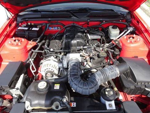 Used 2006 Ford Mustang Premium image 16