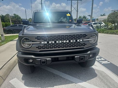 Used 2023 Ford Bronco Badlands w/ Sasquatch Package AWD/4WD image 2