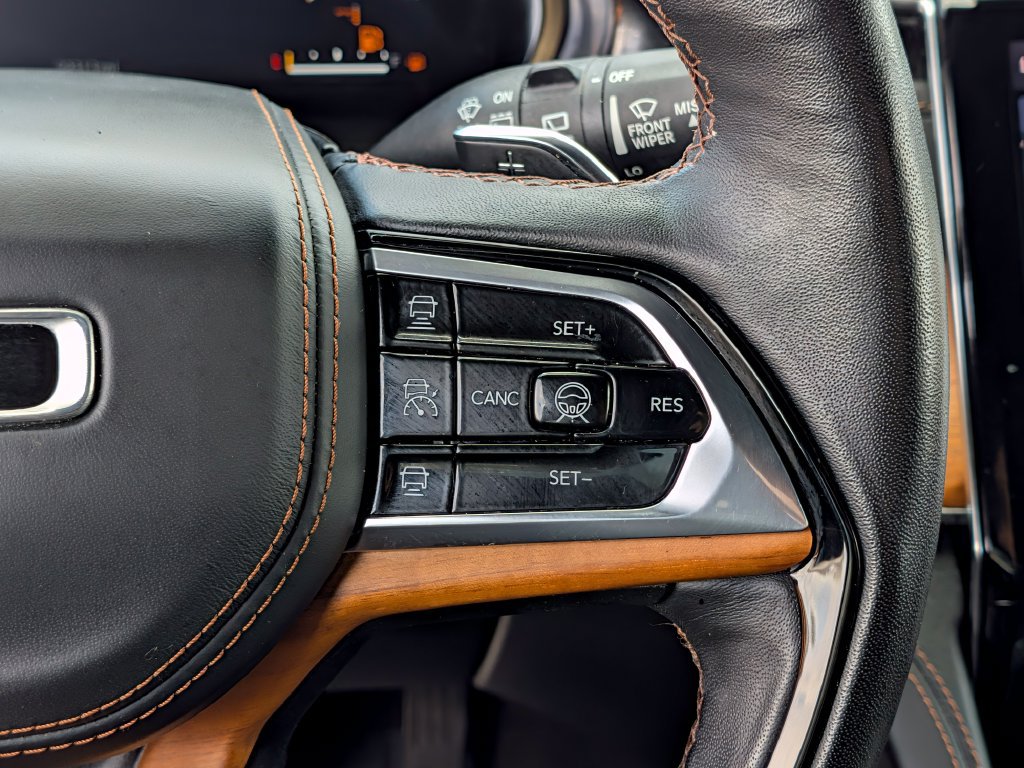 Certified 2023 Jeep Grand Cherokee L Summit AWD/4WD image 32