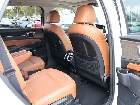 Used 2023 Kia Sorento SX Prestige AWD/4WD image 42