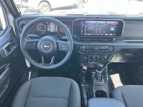 Used 2026 Jeep Wrangler Unlimited Rubicon AWD/4WD image 7