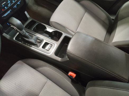 Used 2018 Ford Escape SE w/ SE Sync 3 Package AWD/4WD image 26