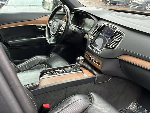 Used 2017 Volvo XC90 T6 Inscription w/ Vision Package image 11