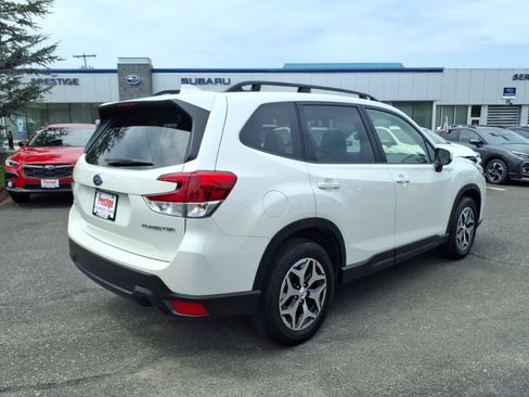 Certified 2023 Subaru Forester Premium AWD/4WD image 2
