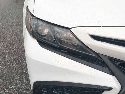 Used 2021 Toyota Camry SE w/ Convenience Package FWD image 10