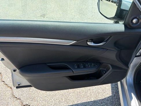 Used 2016 Honda Civic Touring image 11