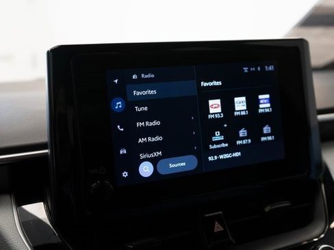 Used 2023 Toyota Corolla SE image 4