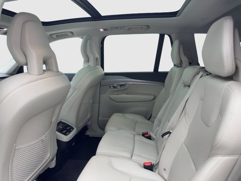 Used 2022 Volvo XC90 T5 Momentum w/ Climate Package FWD image 39