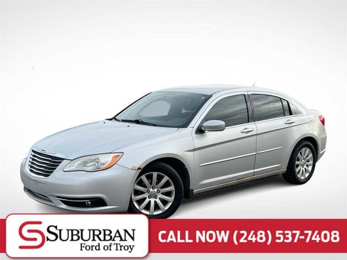 Used 2012 Chrysler 200 Touring image 1