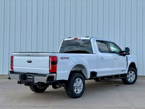 New 2026 Ford F250 XLT w/ XLT Premium Package AWD/4WD image 6