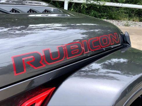 Used 2021 Jeep Wrangler Unlimited Rubicon AWD/4WD image 31