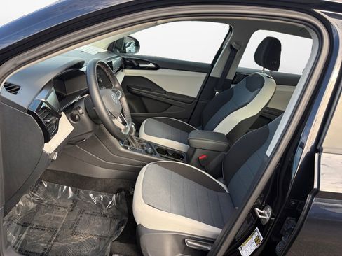 Used 2025 Volkswagen Taos S image 9