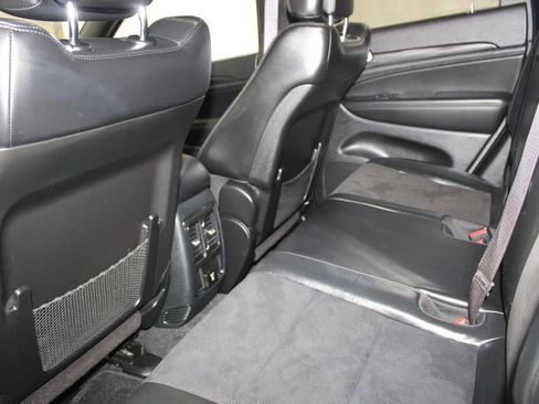 Used 2022 Jeep Grand Cherokee Laredo X image 19