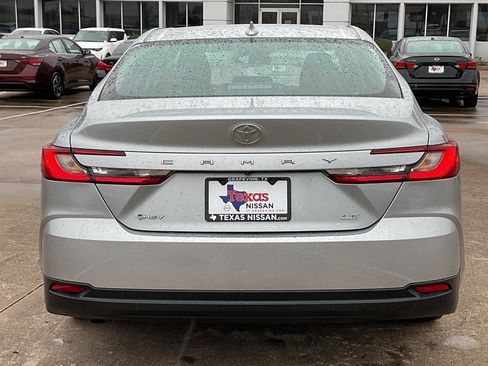 Used 2025 Toyota Camry LE image 6