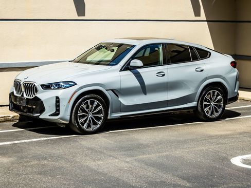 Used 2026 BMW X6 xDrive40i AWD/4WD image 3