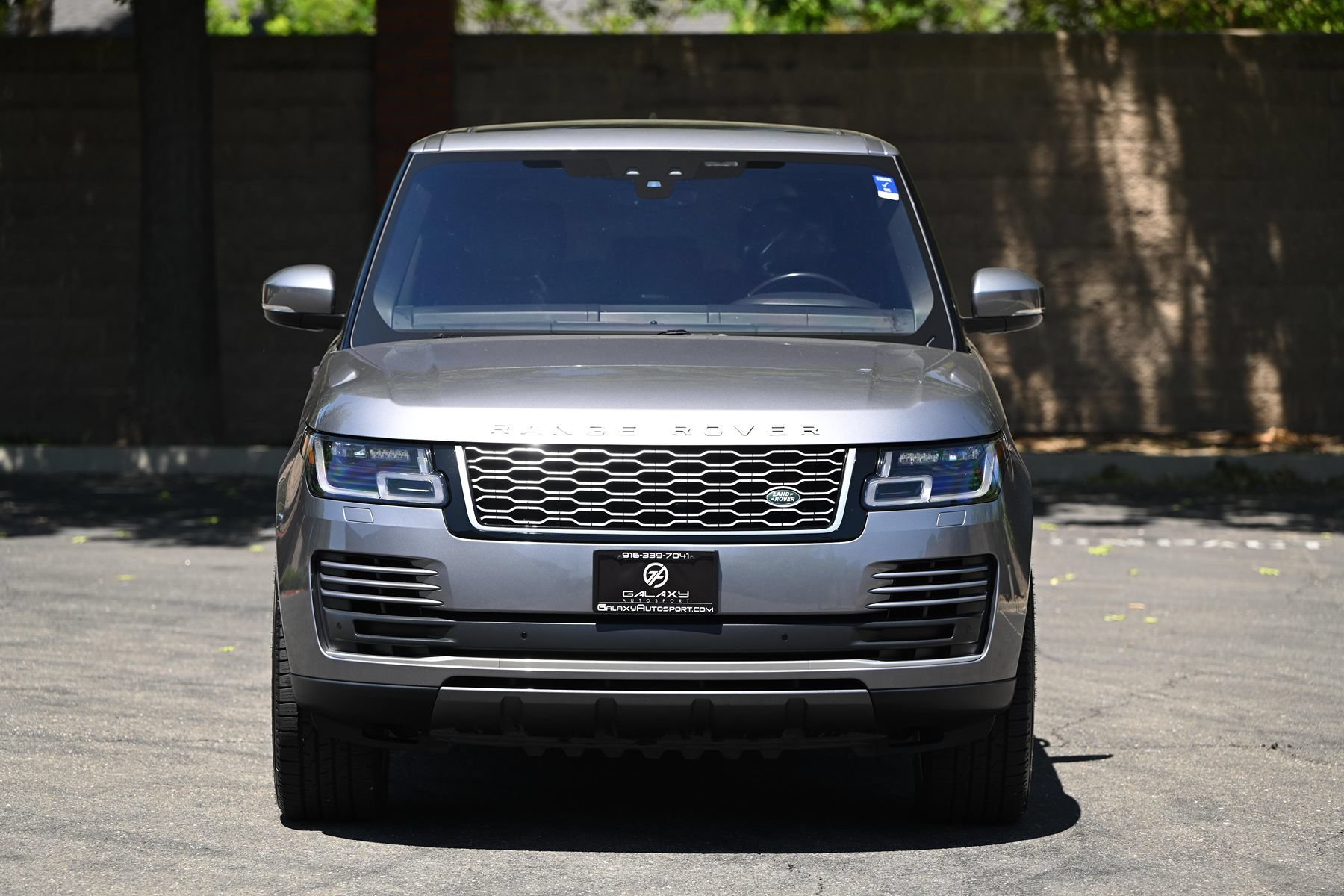 Used 2020 Land Rover Range Rover HSE AWD/4WD image 2