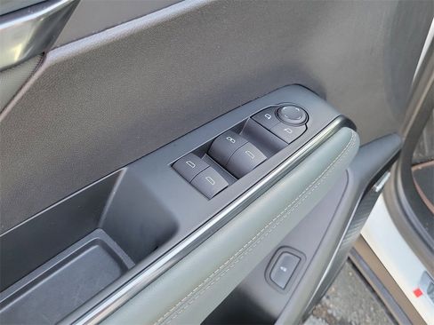 Used 2025 GMC Acadia AT4 image 22