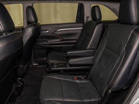Used 2019 Toyota Highlander Limited image 8