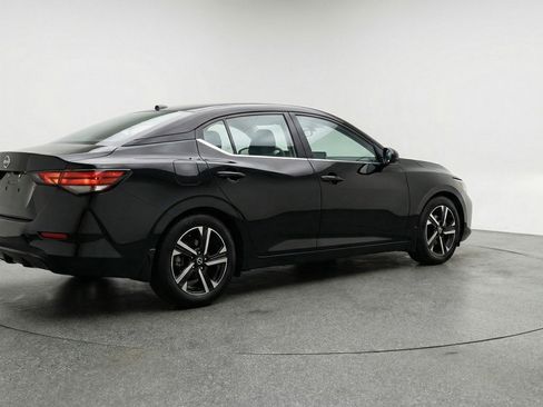Used 2025 Nissan Sentra SV image 7