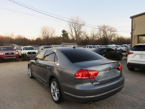 Used 2014 Volkswagen Passat TDI SEL Premium image 9
