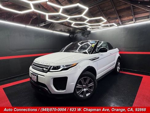 Used 2018 Land Rover Range Rover Evoque SE Dynamic AWD/4WD image 2