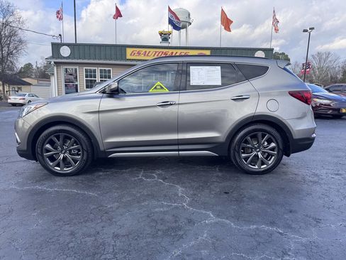 Used 2017 Hyundai Santa Fe Sport image 2