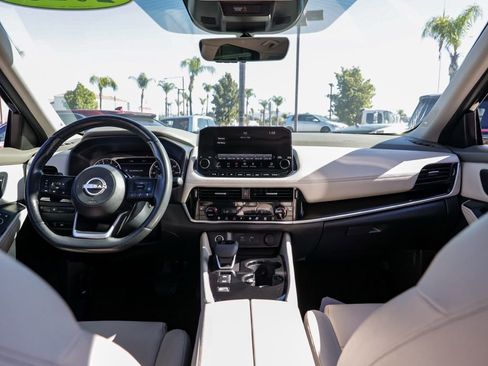 Used 2023 Nissan Rogue SL w/ SL Premium Package image 29