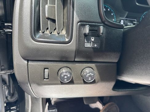 Used 2021 Chevrolet Colorado LT w/ LT Convenience Package AWD/4WD image 34