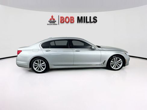 Used 2018 BMW 750i xDrive AWD/4WD image 8