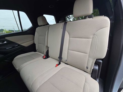 Used 2023 Chevrolet Traverse LS AWD/4WD image 17