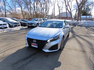 Used 2023 Nissan Altima 2.5 SV video 1