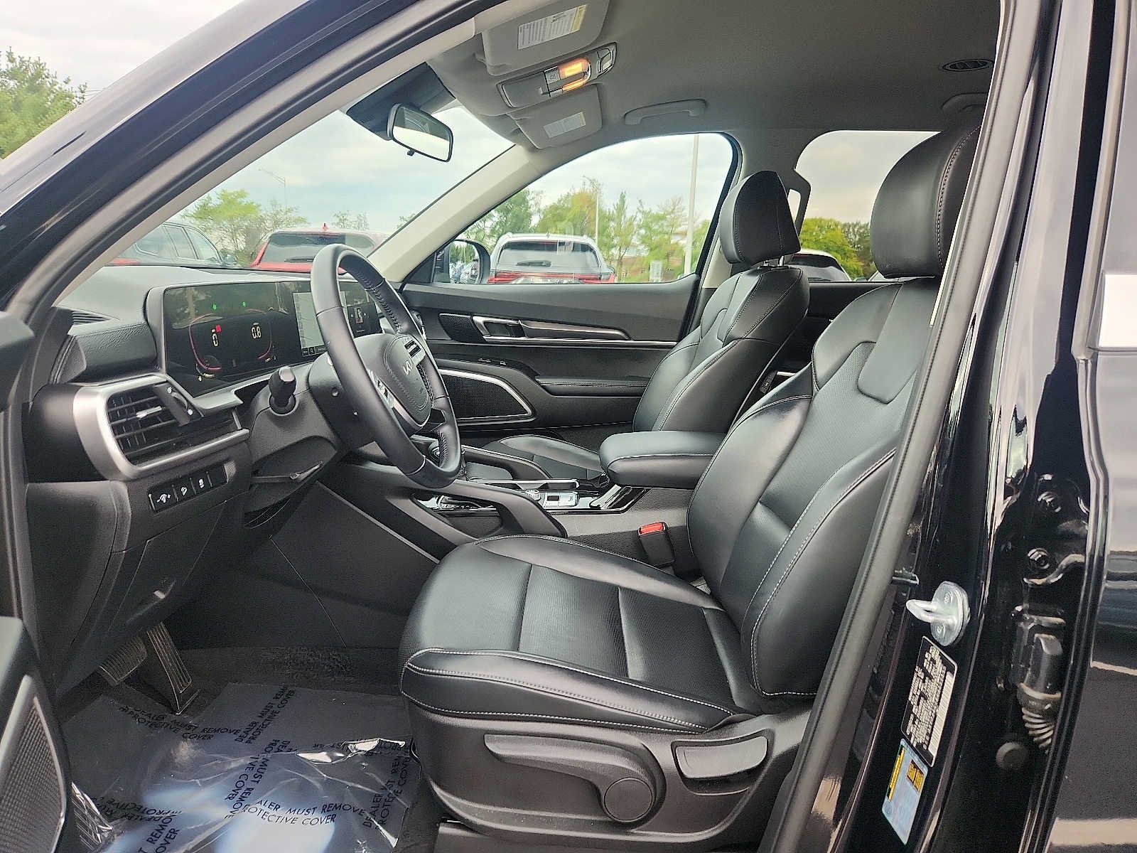 Used 2024 Kia Telluride LX FWD image 13