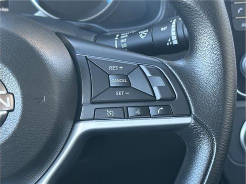 Used 2025 Nissan Leaf S image 22