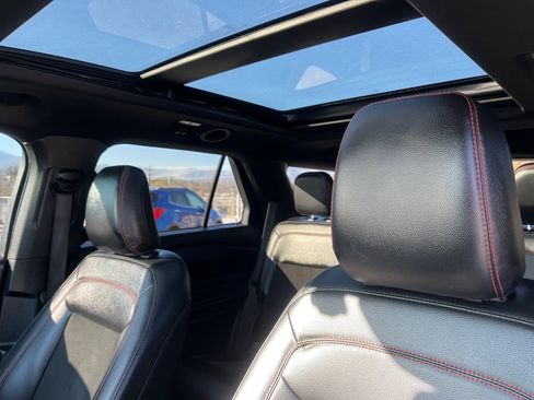 Certified 2022 Ford Explorer ST-Line w/ Class IV Trailer Tow Package image 8