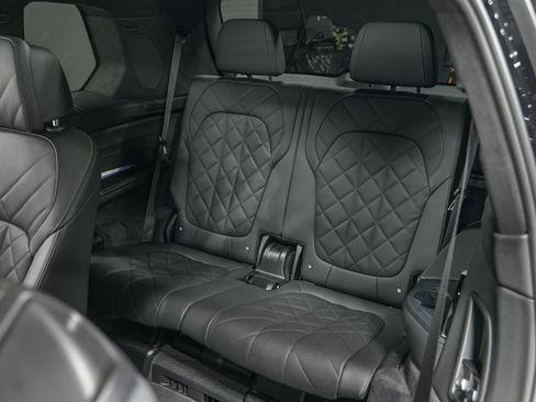 Used 2024 BMW X7 xDrive40i w/ Executive Package image 30