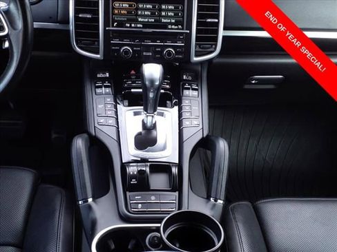 Used 2016 Porsche Cayenne image 3
