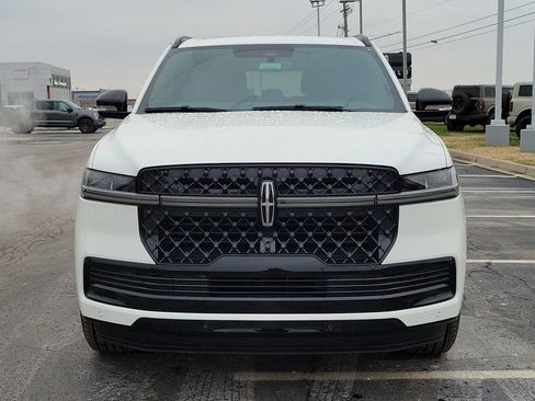 New 2025 Lincoln Navigator L Reserve w/ Jet Appearance Package image 2