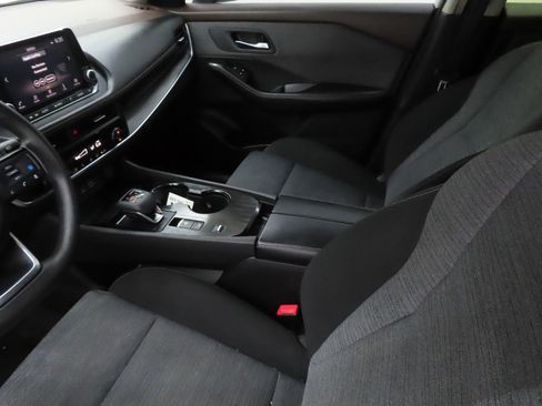Used 2023 Nissan Rogue SV image 19